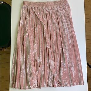 Crushed velvet midi-skirt